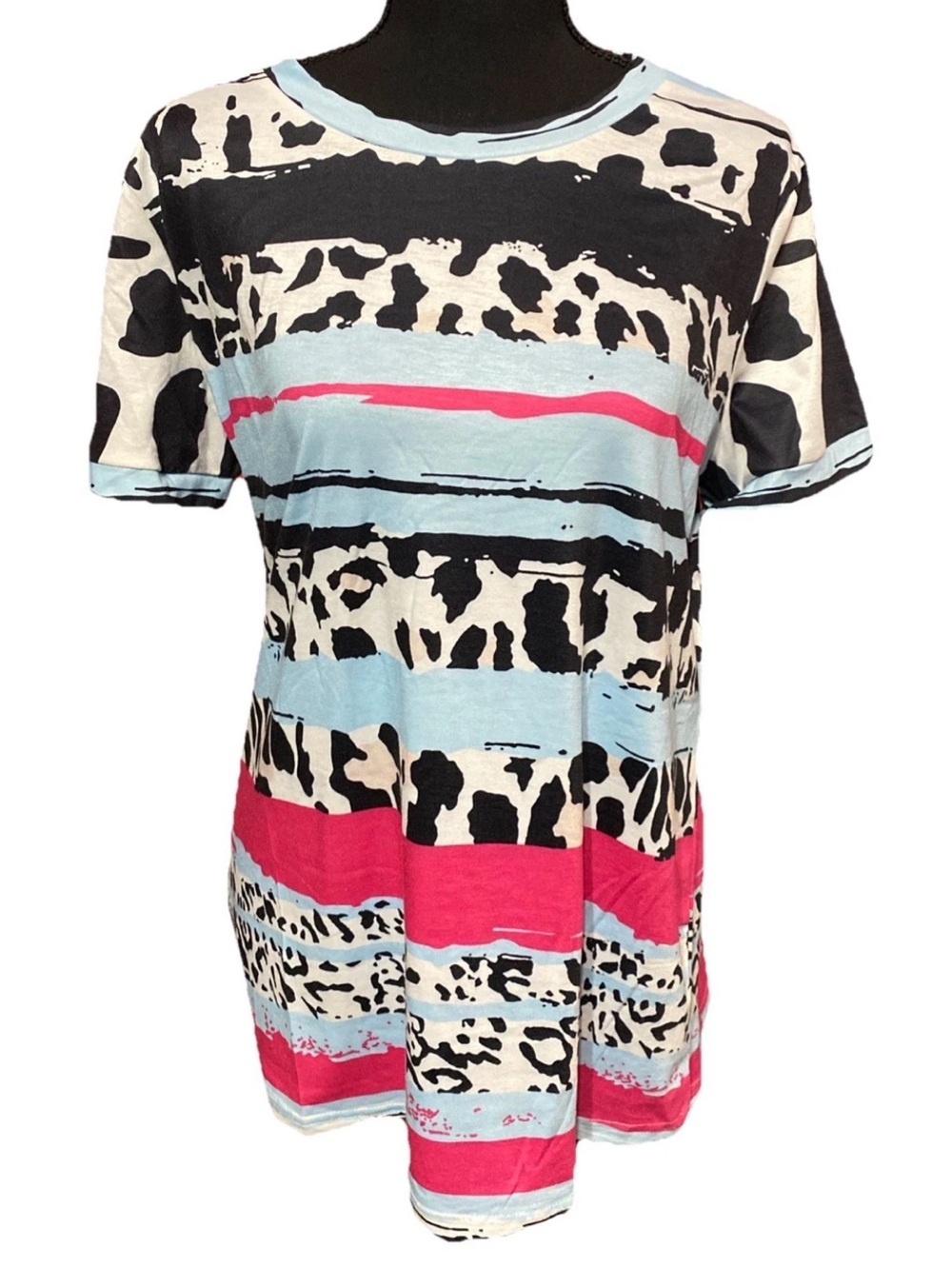 Women’s Boutique Top Tee Shirt Size Large Cow Print Pink Blue White Black